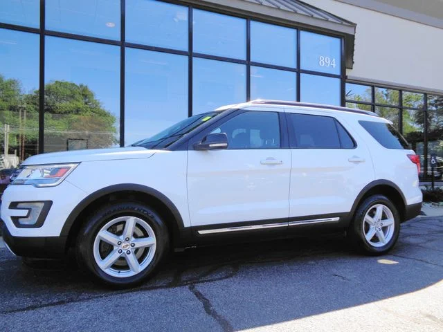 2017 Ford Explorer XLT 4WD photo