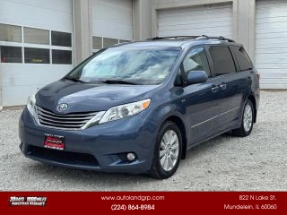 2017 Toyota Sienna XLE AWD photo
