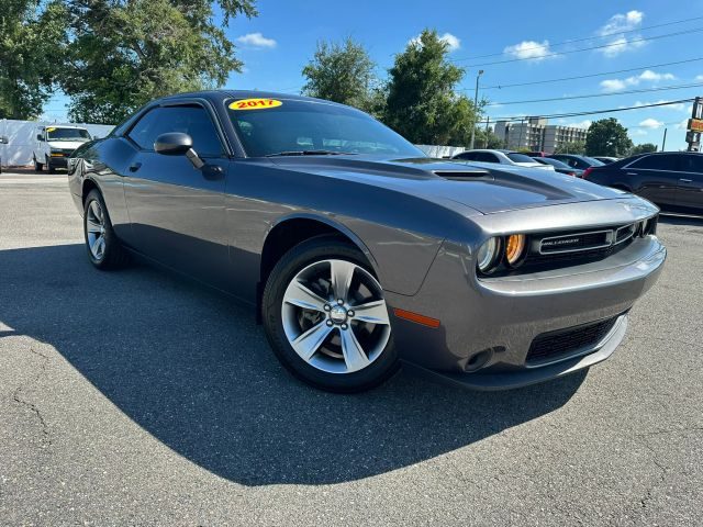 2017 Dodge Challenger SXT RWD photo