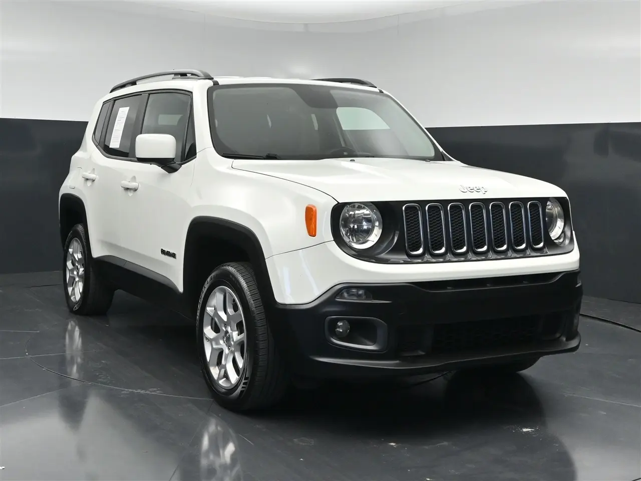 2017 Jeep Renegade Latitude 4WD photo