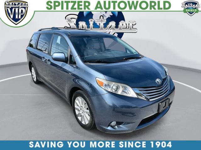 2017 Toyota Sienna XLE AWD photo