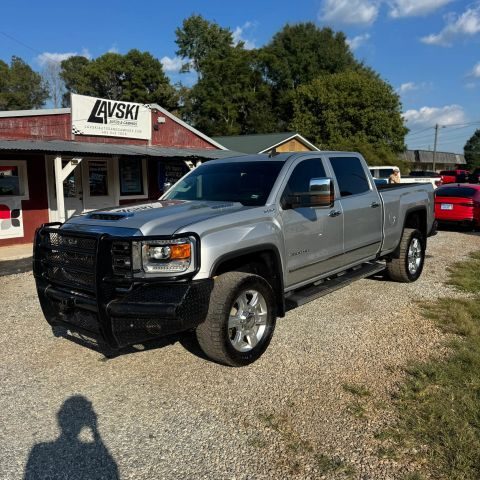 2017 GMC Sierra 2500HD SLT 4WD photo