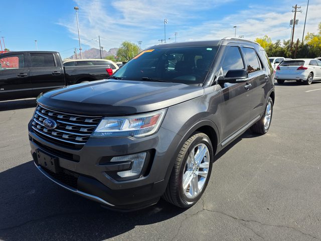 2017 Ford Explorer XLT 4WD photo