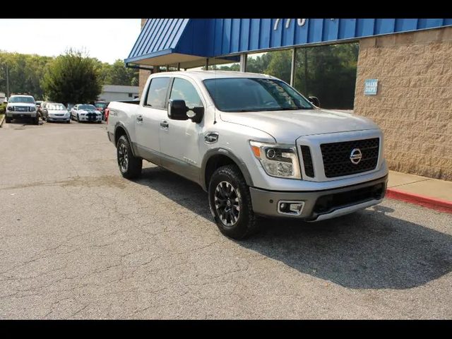 2017 Nissan Titan PRO-4X 4WD photo