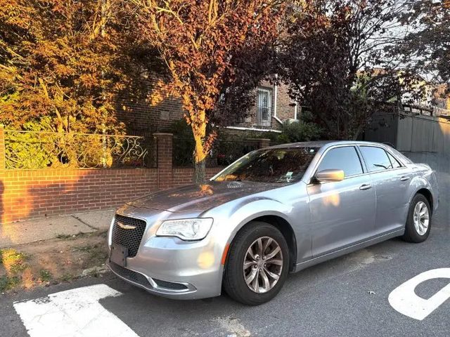2015 Chrysler 300 Limited RWD photo
