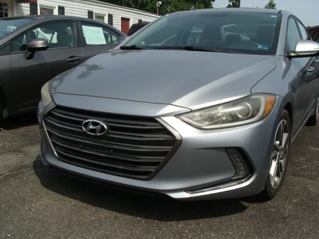 2017 Hyundai Elantra Limited FWD photo