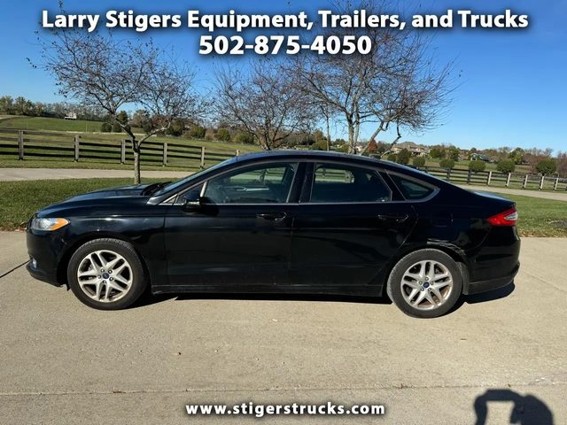 2016 Ford Fusion SE FWD photo
