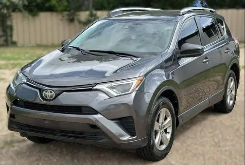 2017 Toyota RAV4 LE FWD photo