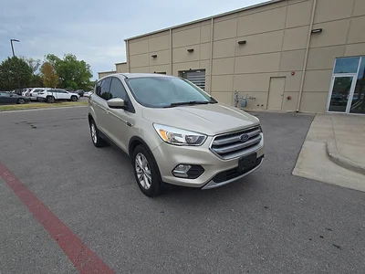2017 Ford Escape SE FWD photo