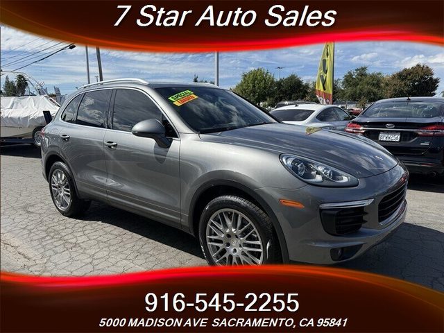 2017 Porsche Cayenne  AWD photo