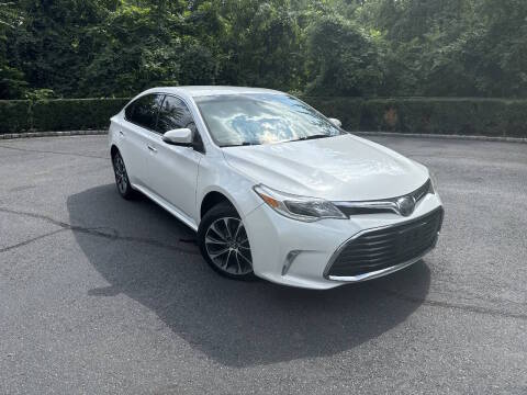 2017 Toyota Avalon XLE FWD photo