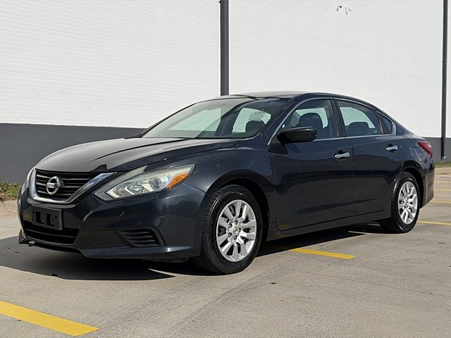2016 Nissan Altima 2.5 FWD photo