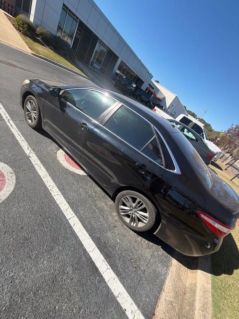2017 Toyota Camry SE FWD photo