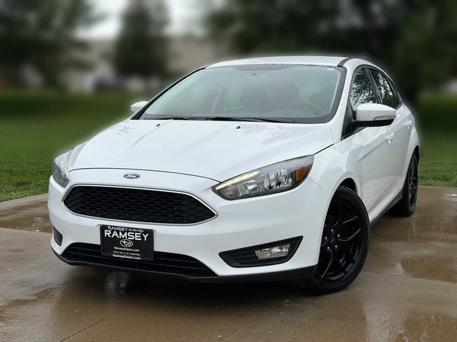 2016 Ford Focus SE FWD photo