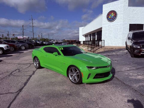 2017 Chevrolet Camaro 2LT RWD photo