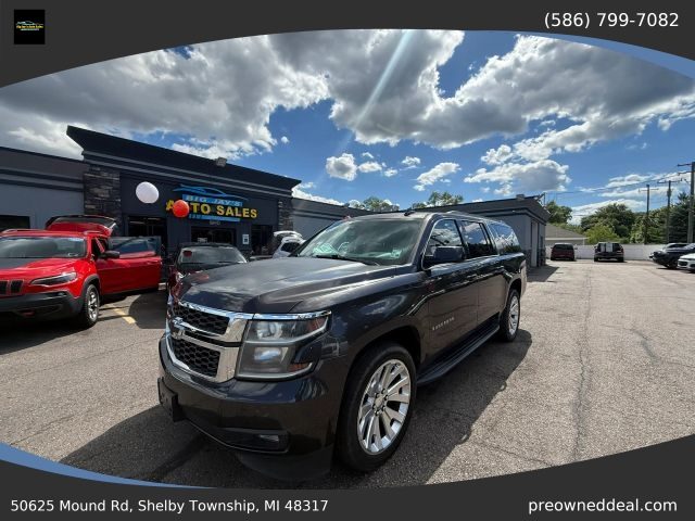 2017 Chevrolet Suburban LT 4WD photo