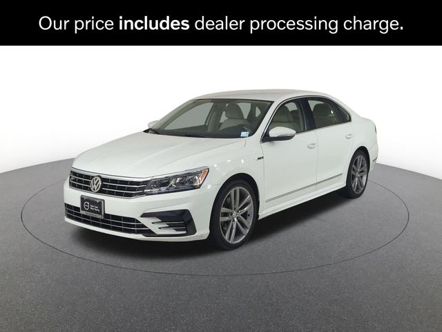 2017 Volkswagen Passat R-Line w/Comfort Pkg FWD photo