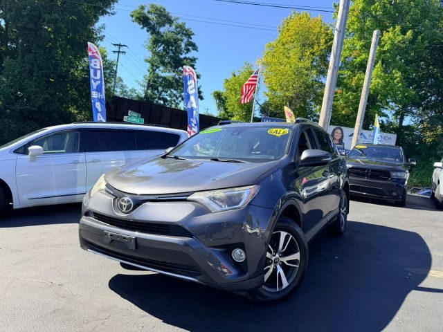 2017 Toyota RAV4 XLE AWD photo