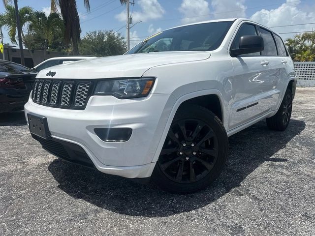2017 Jeep Grand Cherokee Altitude 4WD photo