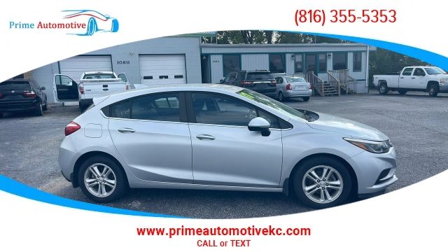 2017 Chevrolet Cruze LT FWD photo
