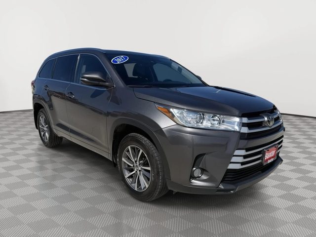 2017 Toyota Highlander XLE AWD photo