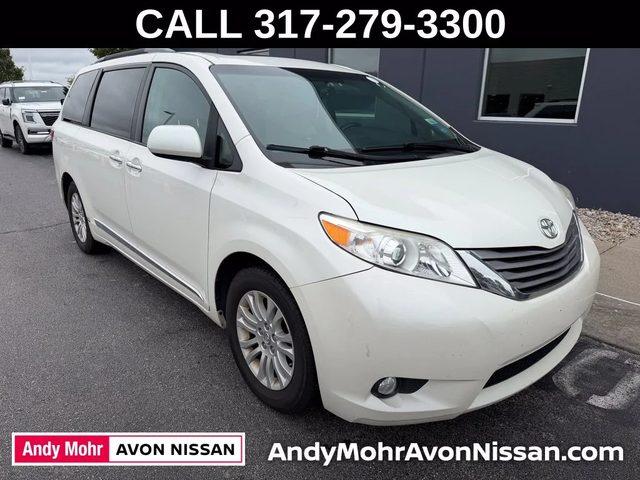2017 Toyota Sienna XLE Premium FWD photo
