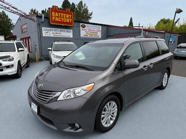 2017 Toyota Sienna XLE Premium FWD photo