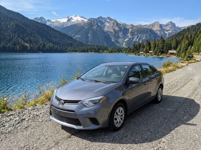 2016 Toyota Corolla LE FWD photo