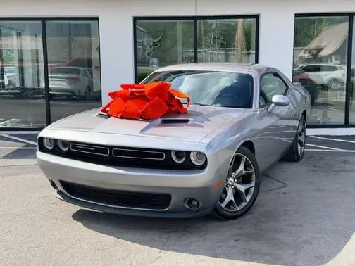 2017 Dodge Challenger SXT Plus RWD photo
