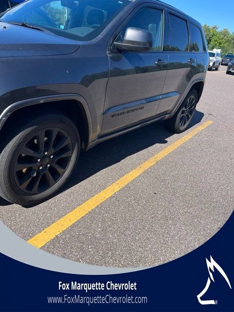 2017 Jeep Grand Cherokee Altitude 4WD photo
