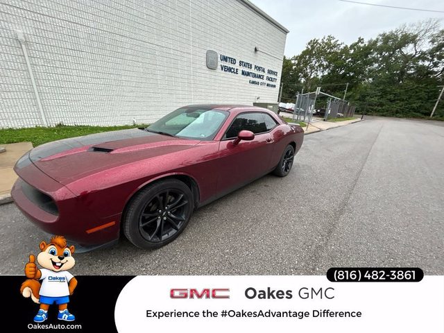 2017 Dodge Challenger SXT RWD photo