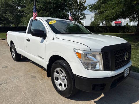 2017 Nissan Titan S 4WD photo