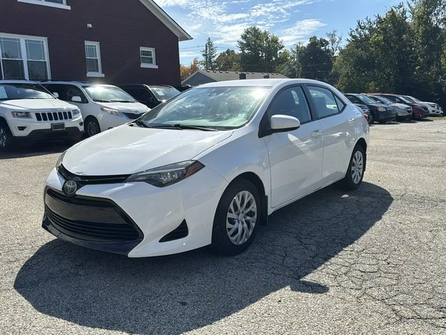 2017 Toyota Corolla LE FWD photo