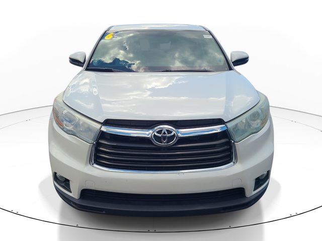 2016 Toyota Highlander LE Plus FWD photo