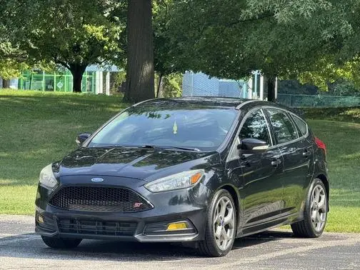 2017 Ford Focus ST FWD photo