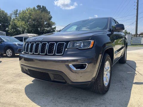 2017 Jeep Grand Cherokee Laredo RWD photo