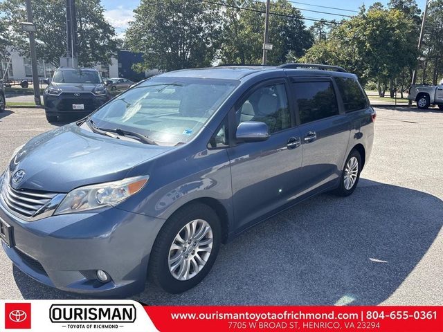 2017 Toyota Sienna XLE FWD photo