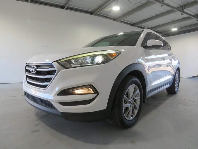 2017 Hyundai Tucson SE Plus FWD photo