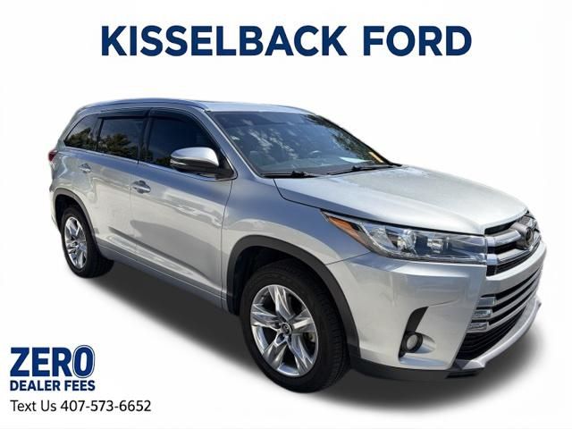 2017 Toyota Highlander Limited FWD photo