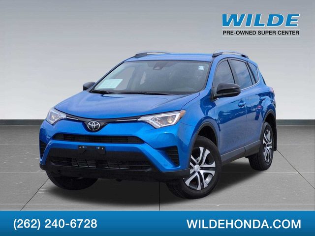 2017 Toyota RAV4 LE FWD photo