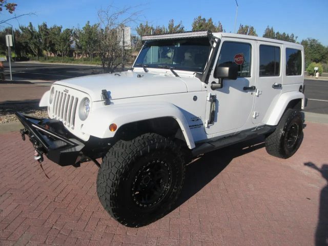 2017 Jeep Wrangler Unlimited Sahara 4WD photo