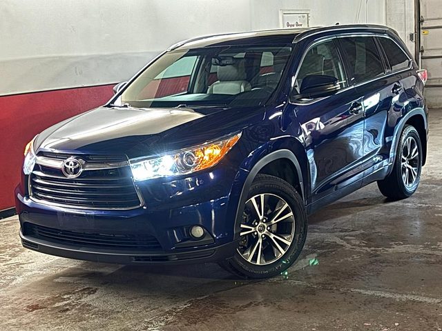 2016 Toyota Highlander XLE AWD photo