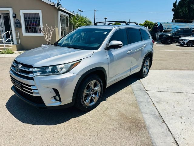 2017 Toyota Highlander Limited Platinum AWD photo