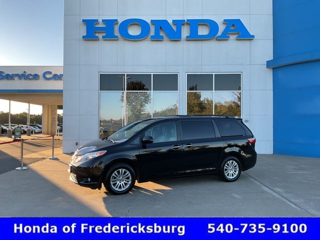 2017 Toyota Sienna XLE FWD photo
