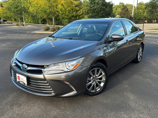 2017 Toyota Camry Hybrid XLE FWD photo