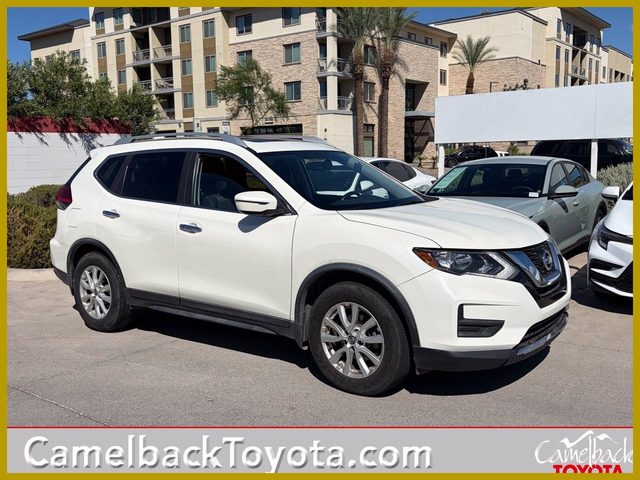 2017 Nissan Rogue SV FWD photo