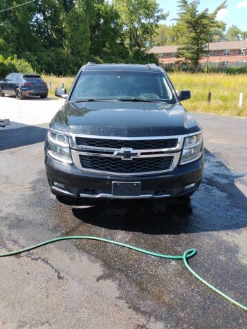 2017 Chevrolet Suburban LT 4WD photo