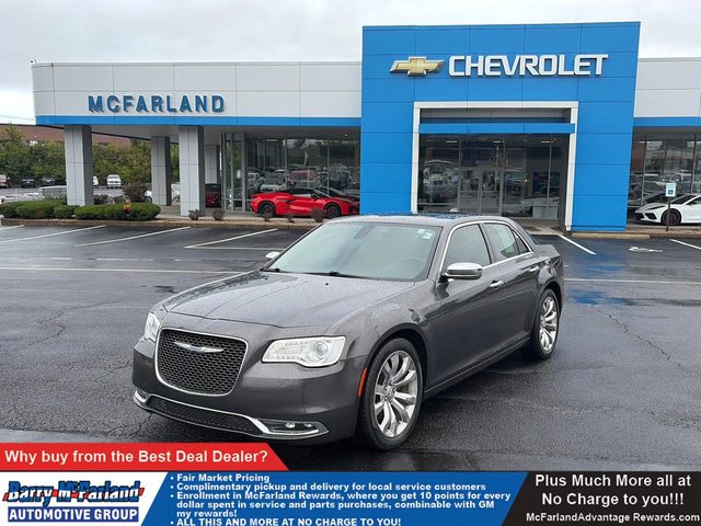 2017 Chrysler 300 300C RWD photo