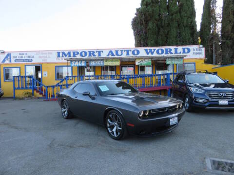2017 Dodge Challenger SXT RWD photo