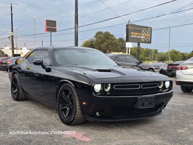 2017 Dodge Challenger R/T RWD photo